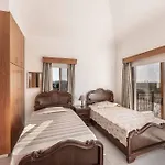 Kyveli 2 *