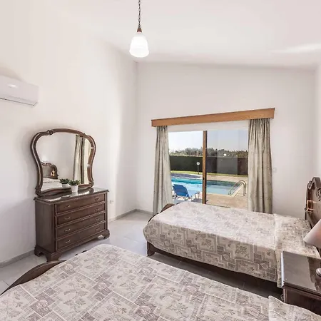 Villa Kyveli 2 *